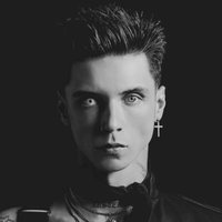 Image of Andy Black linking to their artist page due to link from them being at the top of the main table on this page