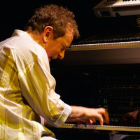 Avatar for the related artist Bill Sharpe