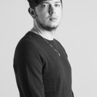 Image of Boaz van de Beatz linking to their artist page due to link from them being at the top of the main table on this page