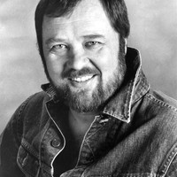 Image of David Clayton-Thomas linking to their artist page due to link from them being at the top of the main table on this page