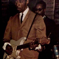 Image of Ike Turner linking to their artist page due to link from them being at the top of the main table on this page