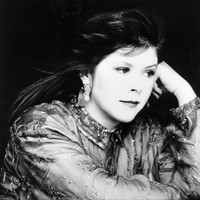 Image of Kirsty MacColl linking to their artist page due to link from them being at the top of the main table on this page