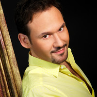 Image of Mariusz Kwiecien linking to their artist page due to link from them being at the top of the main table on this page
