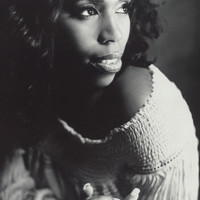 Avatar for the related artist Nicci Gilbert