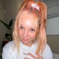 Avatar for the related artist Nova Rockafeller