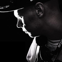 Image of Skinzmann linking to their artist page due to link from them being at the top of the main table on this page