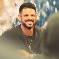 Image of Steven Furtick linking to their artist page due to link from them being at the top of the main table on this page