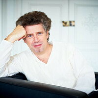 Image of Thomas Bloch linking to their artist page due to link from them being at the top of the main table on this page