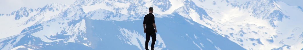 Large banner image of Graeme James headlining the page
