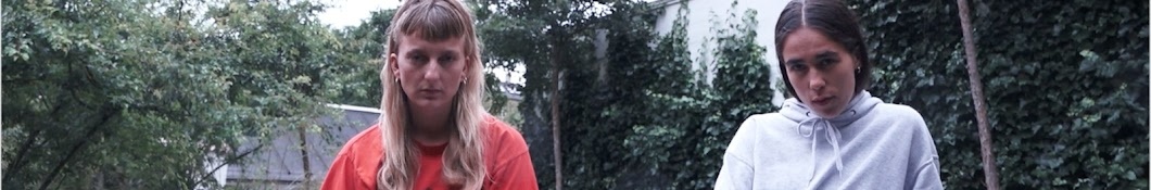 Large banner image of Smerz headlining the page