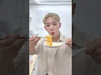 Thumbnail for the Wonho - 나보다 라면 잘 끓이는 사람은 없어🍜 link, provided by host site