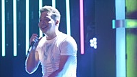 Thumbnail for the Wesley Safadão - Absurdos (Ao Vivo) link, provided by host site