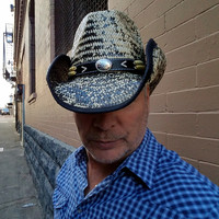 Thumbnail for the Paul James - Back Alley Pisser link, provided by host site