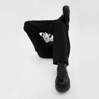 Image of Rozzi linking to their artist page due to link from them being at the top of the main table on this page