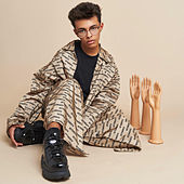 Image of Isaac Dunbar linking to their artist page due to link from them being at the top of the main table on this page