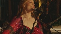 Image of Freya Ridings linking to their artist page due to link from them being at the top of the main table on this page