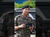 Thumbnail for the RM - 으로 멋있게 뛸 날을 기대해💜 김남준 병장의 전역소감 BTS RM·V' Military Discharge 2026.6.10 Newsen link, provided by host site