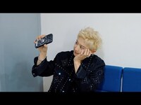 Thumbnail for the EXO - 혼자서 하려니까 너무 긴장되고😖 | CHANYEOL 찬열 'Black Out' 음악방송 대기실 link, provided by host site