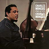 Image of Charles Mingus linking to their artist page due to link from them being at the top of the main table on this page