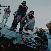 Image of Lil Durk linking to their artist page due to link from them being at the top of the main table on this page