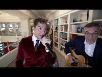Thumbnail for the David Bisbal - "David Bisbal - Improvisación guitarra y voz en la librería del UMusic Hotel Teatro Albéniz link, provided by host site