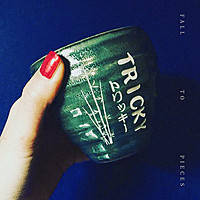 Thumbnail for the Tricky - Fall to Pieces link, provided by host site