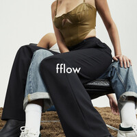 Image of Rozzi linking to their artist page due to link from them being at the top of the main table on this page