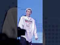 Thumbnail for the Mew Suppasit - Fist bumping BUMKEY👊뮤 수파싯이랑 피스트 범키🤜🤛 #Shorts link, provided by host site