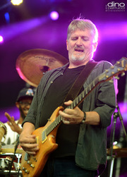 Thumbnail for the Max Creek - Gathering of the Vibes link, provided by host site