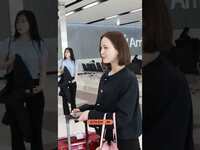 Thumbnail for the NiziU - [GOLDIcam] 니쥬 | | 공항패션 | Gimpo Airport link, provided by host site