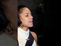 Thumbnail for the Alicia Keys - I’m a superwoman 😘😘😘 link, provided by host site