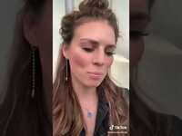 Thumbnail for the Twinnie - I Need A Makeup Lesson! #fyp #shorts #makeuptutorial link, provided by host site