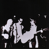 Image of Bob Weir linking to their artist page due to link from them being at the top of the main table on this page