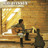 Image of Joe Dassin linking to their artist page due to link from them being at the top of the main table on this page