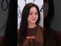 Thumbnail for the Kim Sejeong - [GOLDIcam] 김세정 | KimSejeong | 롱샴 | 포토월 | PHOTOCALL link, provided by host site