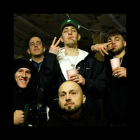 Image of Moondog linking to their artist page due to link from them being at the top of the main table on this page