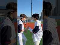 Thumbnail for the ZEROBASEONE - ナオネのMVたくさん見てくれてありがとう⚾️💙 野球選手みたいでしょ？🫣 link, provided by host site