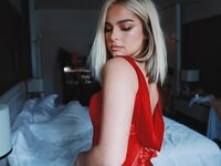 Thumbnail for the Addison Rae - MY FIRST MET GALA!!! link, provided by host site