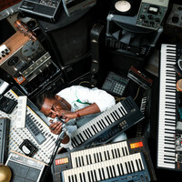 Image of Genezio linking to their artist page due to link from them being at the top of the main table on this page