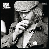 Image of Harry Nilsson linking to their artist page due to link from them being at the top of the main table on this page