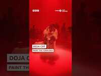 Thumbnail for the Doja Cat - Painting the #livelounge red ❤️‍🔥 #dojacat #doja #paintthetownred #scarlet link, provided by host site