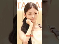 Thumbnail for the IVE - [GOLDIcam] 레이 | 아이브 | | REI | 토즈 | 포토월 | PHOTOCALL link, provided by host site