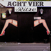 Image of AchtVier linking to their artist page due to link from them being at the top of the main table on this page