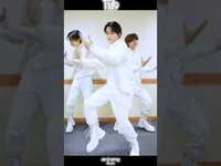 Thumbnail for the T1419 - (티일사일구) - Run up Choreography 🏃🏻⚡️💫(Kio,Leo,On) link, provided by host site