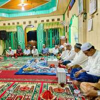 Thumbnail for the Zaini - Salamun Salamun Kamiskil Khitam (Acoustic) link, provided by host site