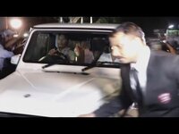 Thumbnail for the Justin Bieber - Sends fans wild in Mumbai link, provided by host site
