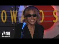 Thumbnail for the Carly Simon - Sings a Medley of Her Hit Songs Live on the Stern Show (2002) link, provided by host site