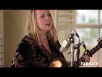 Thumbnail for the Mary Bragg - Folk Alley Sessions at 30A: “The Right Track” link, provided by host site