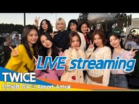 Thumbnail for the Twice - 트와이스, 인천국제공항 입국✈️TWICE Airport Arrival Newsen link, provided by host site