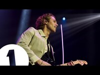 Thumbnail for the 5 Seconds of Summer - Valentine (Radio 1's Teen Awards 2018) | FLASHING IMAGES link, provided by host site